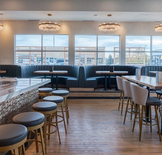 Moxies Kenaston Bar and Lounge Area