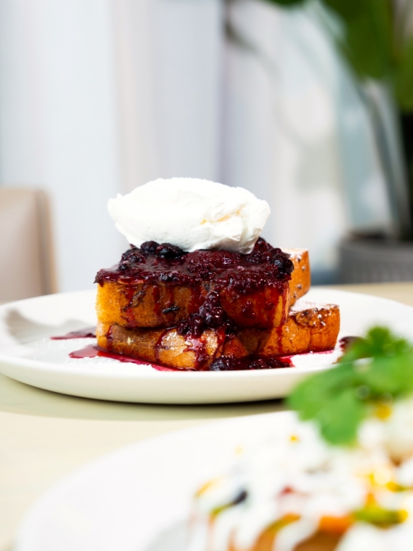 moxies-french-toast-mothers-day-600x800